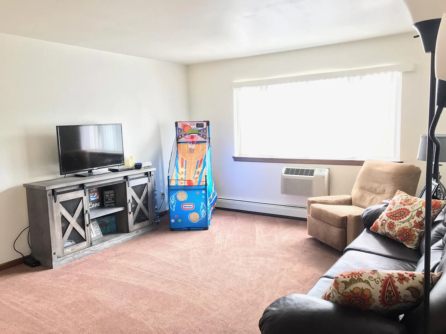 2 bed, 900 sqft, $1,095 — Photo 2