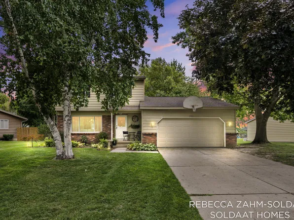 5944 Valley Lane Dr SE, Kentwood, MI 49508