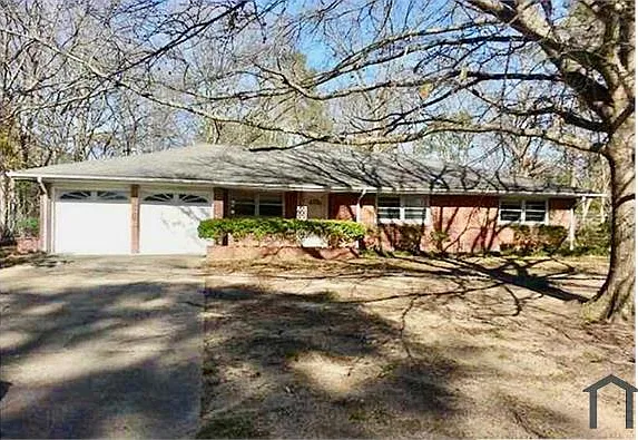 2725 Woodley Rd