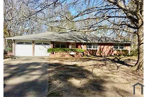 2725 Woodley Rd Photo 1