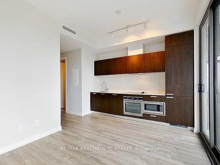 50 Charles St E #1402 — Photo 2