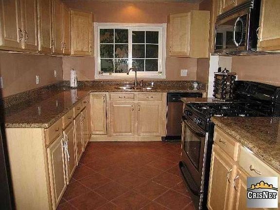 5th image of 19034 Schoenborn St