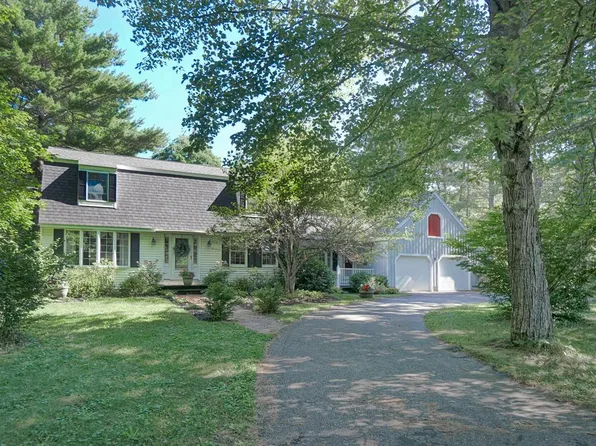 983 Cape Road, Hollis, ME 04042