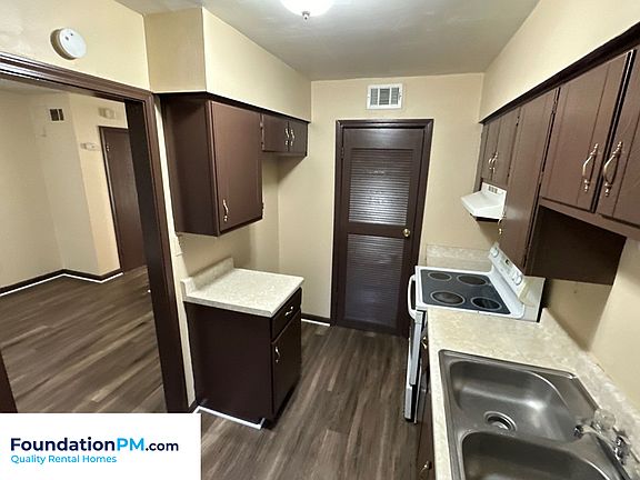 3rd image of 1054 University St #1