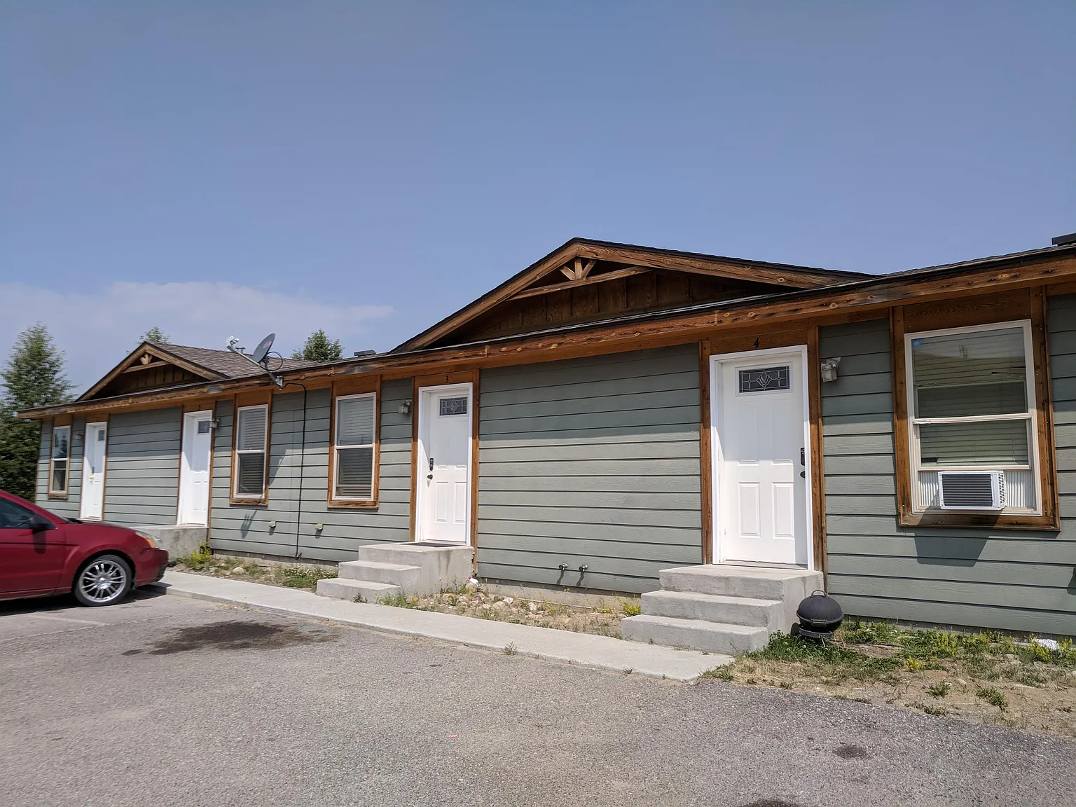 925 Wilson Street - 2 — Photo 1
