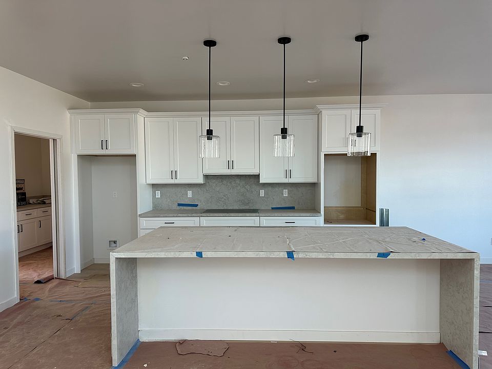 2nd image of 174 Marsden Ct