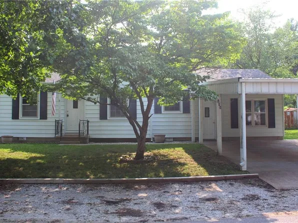 105 Lakeview Dr, Windsor, MO 65360