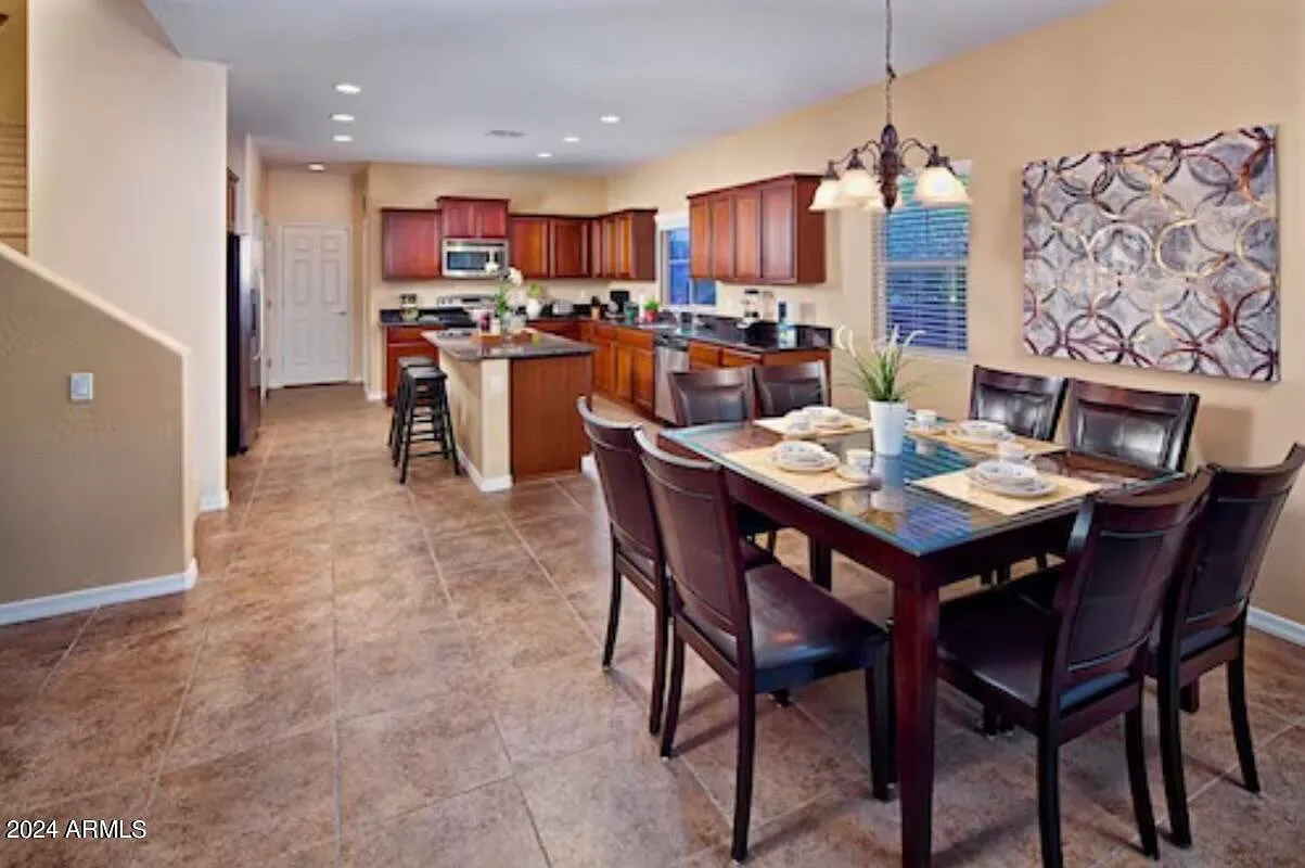 3 bed, 1871 sqft, $2,399 — Photo 4