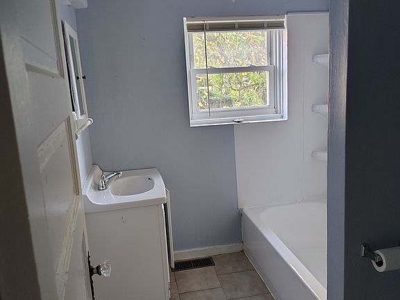 2nd image of 234 W 20th St APT 1
