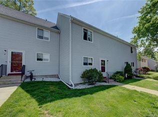 4 Pequot Ct #4, Cromwell, CT 06416