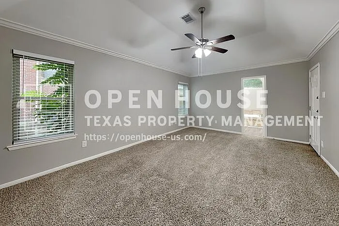 719 Fernglade Dr — Photo 8