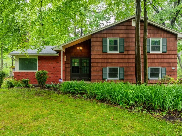 687 Regina Dr, Webster, NY 14580
