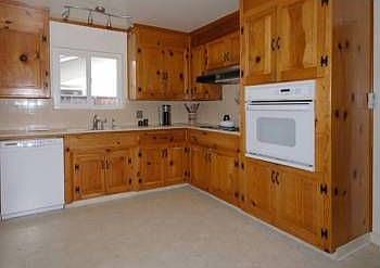 3rd image of 3461 Parkland Ave