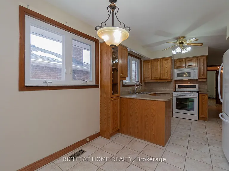 55 Limevale Cres — Photo 6