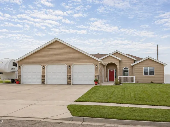 4000 New Rockford Pl, Bismarck, ND 58503