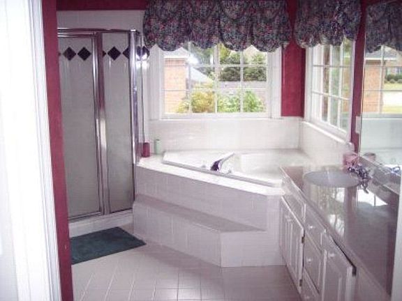 4th image of 109 Milby Ct