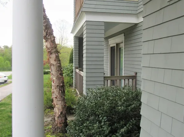 61 Spring Brook Dr APT 1A, Belfast, ME 04915