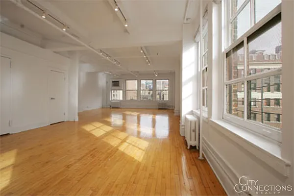 Rented by City Connections Realty | media 9