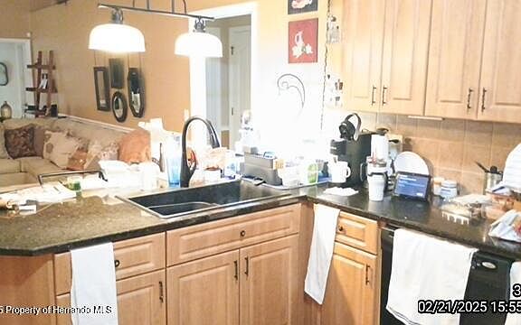 3rd image of 14485 Centralia Rd