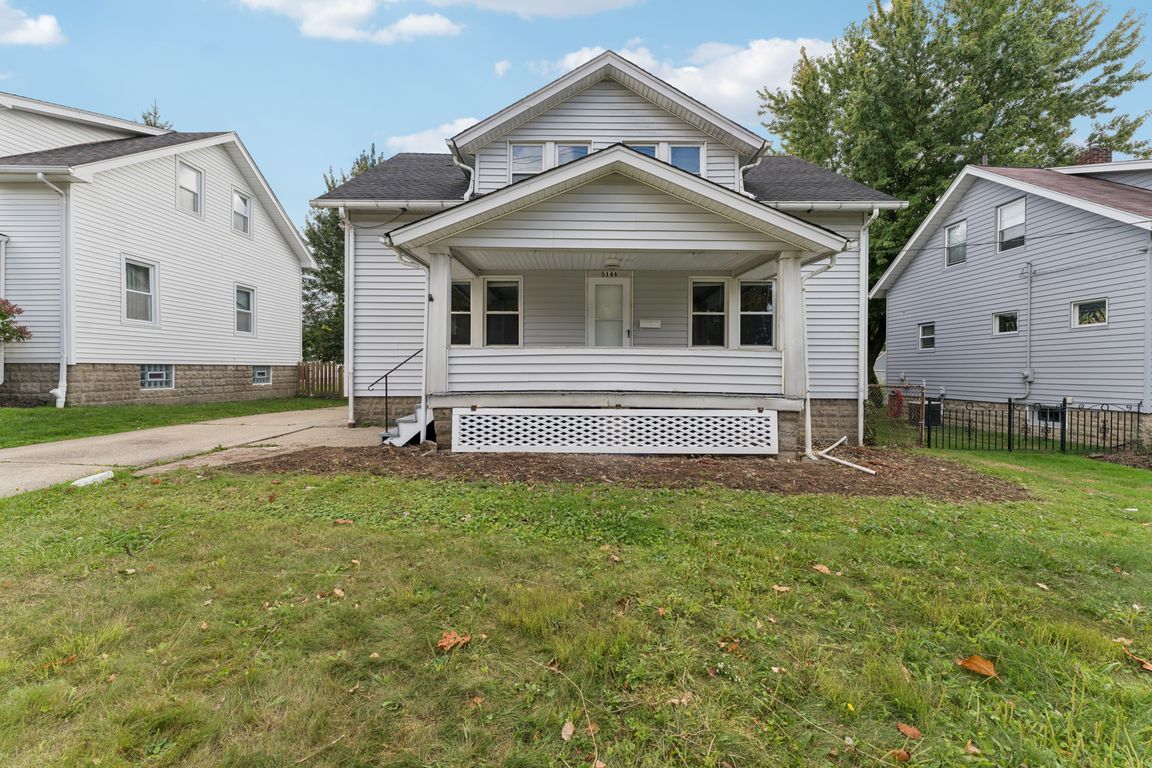Oakmont Dr-S2409-001.jpg