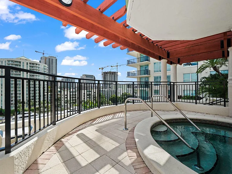 610 W Las Olas Blvd #1016N — Photo 46