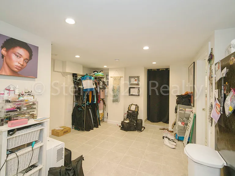 23-13 32nd St #B — Photo 5