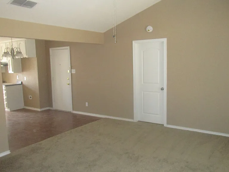 6605 Kitty Dr — Photo 5