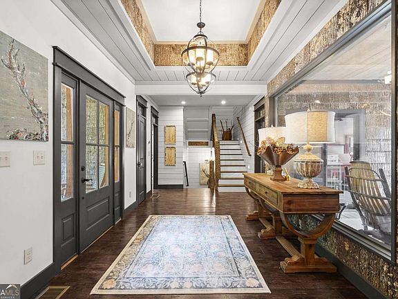 5th image of 530 Burleson Rd