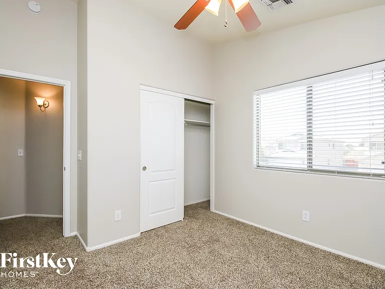 313 W Hereford Dr — Photo 13