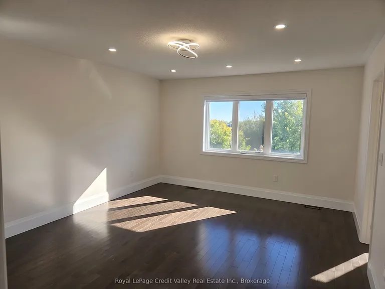 2207 Lozenby St — Photo 10