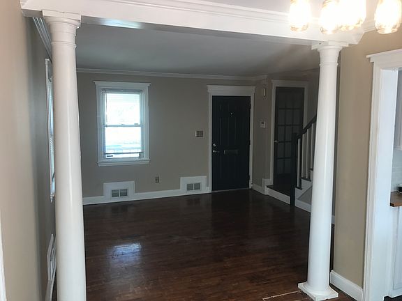 5th image of 5130 S Dakota Ave NE