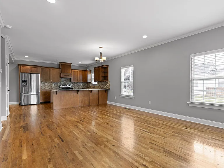 132 W 19th St — Photo 12