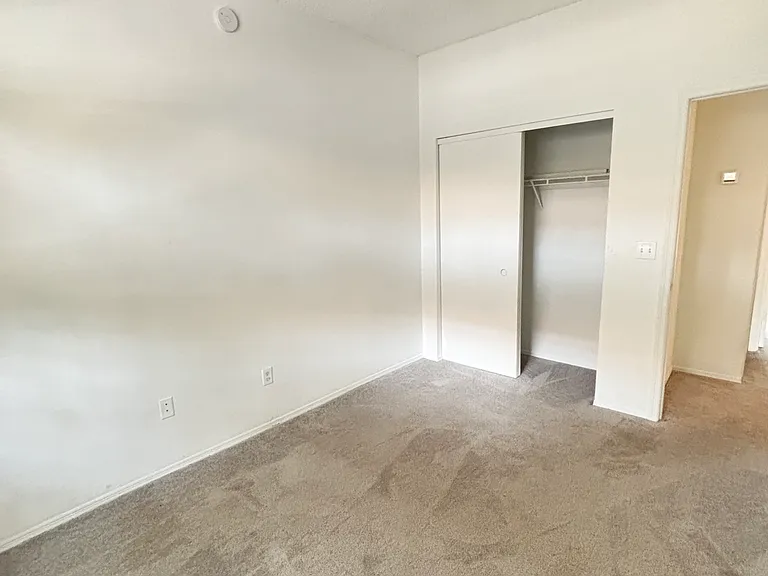 603 Bainbridge Dr — Photo 14