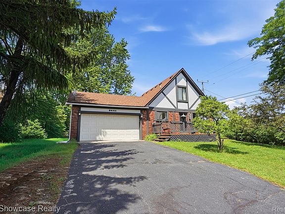 2nd image of 2441 Amelia Dr