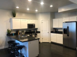 936 W Village Bend Ln, Midvale, UT 84047