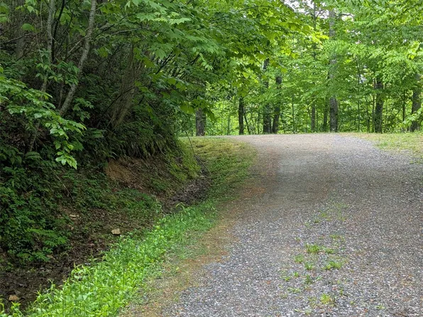 53-54 Parachute Ridge, Glenville, NC 28736