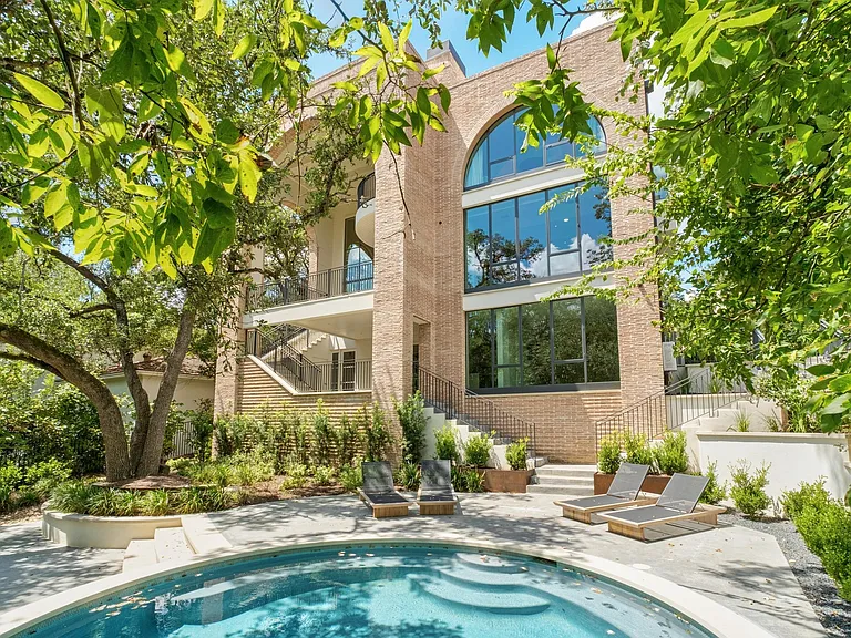 4500 River Wood Ct — Photo 1