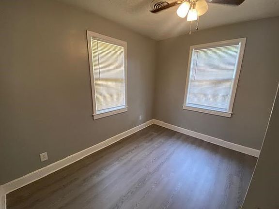 4th image of 2382 Vanderbilt Rd