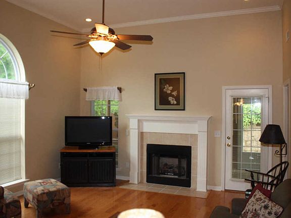 2nd image of 6266 Jacq Ct