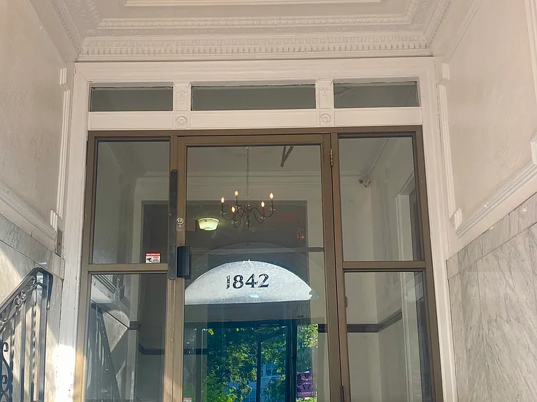1842 Commonwealth Ave #4 — Photo 2