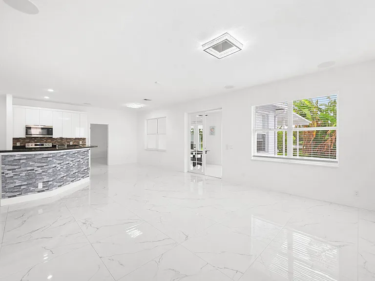 1209 Olympic Cir — Photo 25