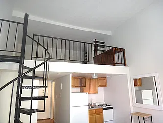 Rented by KVNY Soho