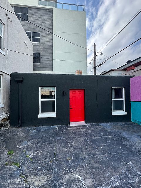 Detached unit