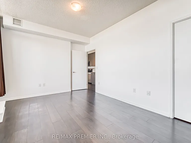 800 Lawrence Ave W #2013 — Photo 24