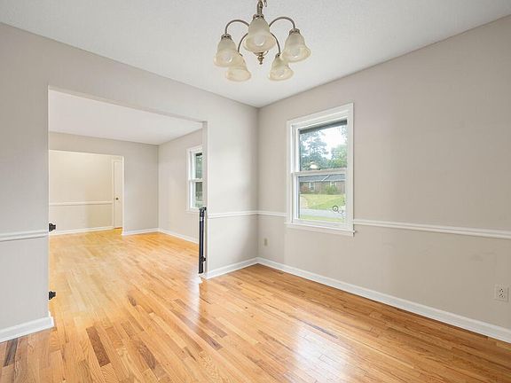 4th image of 2110 Coventry Dr