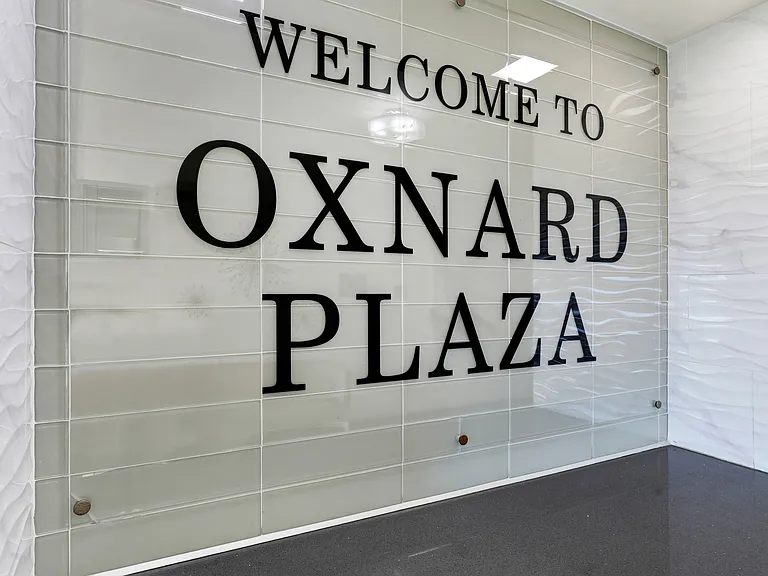 Oxnard Plaza — Photo 26