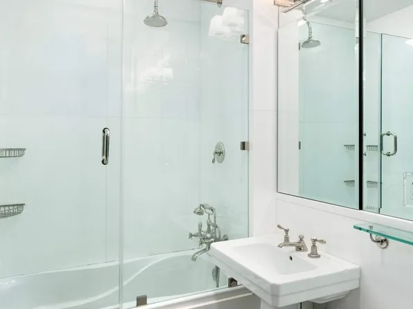 823 Park Avenue image 12 of 13