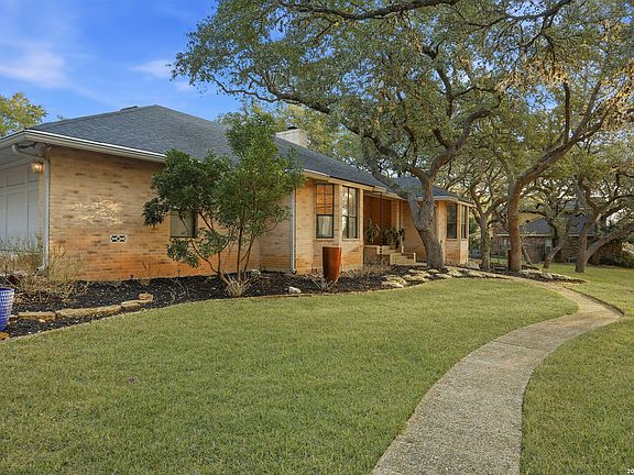 4th image of 8633 Classic Oaks