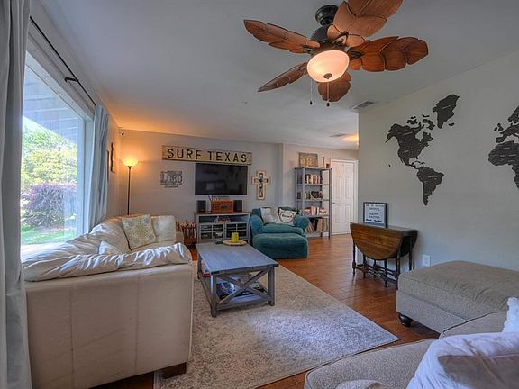 3rd image of 124 Tuna Ave