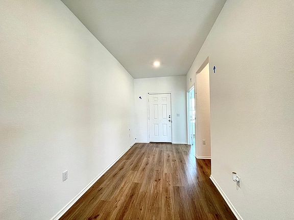 5th image of 10501 Steinbeck Dr